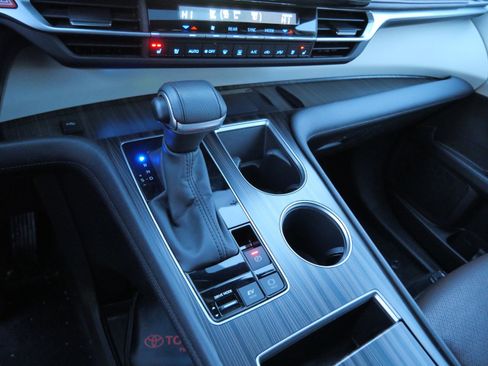 Certified 2023 Toyota Sienna Platinum image 24