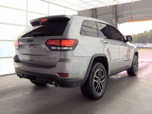 Used 2021 Jeep Grand Cherokee Trailhawk w/ Trailhawk Luxury Group AWD/4WD image 2