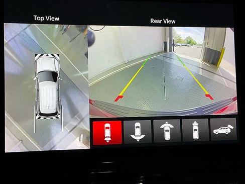 Used 2022 Jeep Grand Cherokee L Overland w/ Advanced Protech Group III AWD/4WD image 11