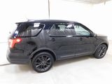 Used 2018 Ford Explorer XLT w/ Equipment Group 202A image 3