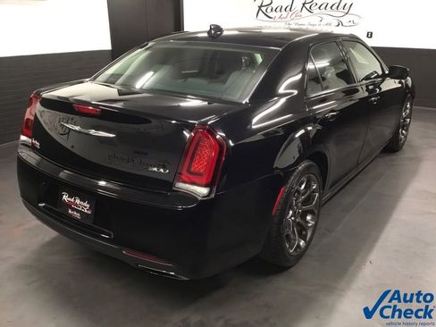 Used 2018 Chrysler 300 Touring w/ Sport Appearance Package image 11