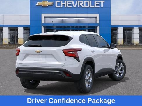 New 2026 Chevrolet Trax LS w/ LS Convenience Package FWD image 5