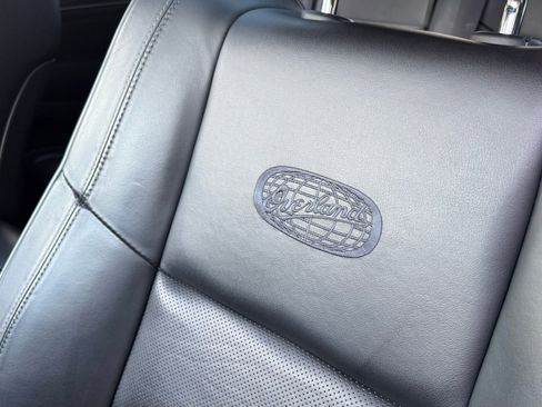 Used 2019 Jeep Grand Cherokee Overland image 38