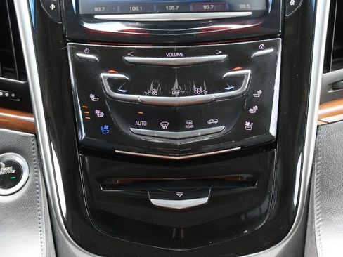 Used 2016 Cadillac Escalade Premium AWD/4WD image 22