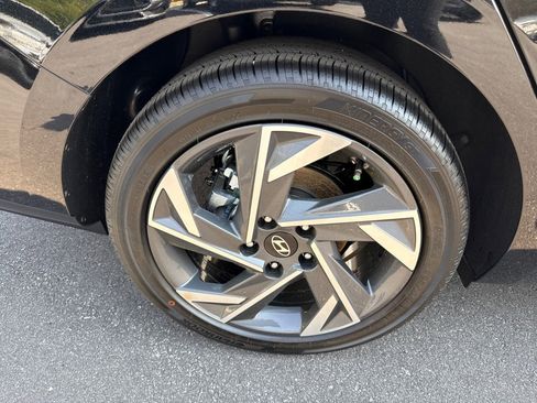 New 2026 Hyundai Elantra Limited w/ Cargo Package image 9
