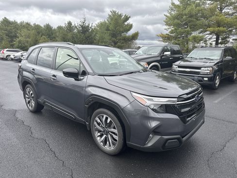 Used 2025 Subaru Forester Touring AWD/4WD image 8