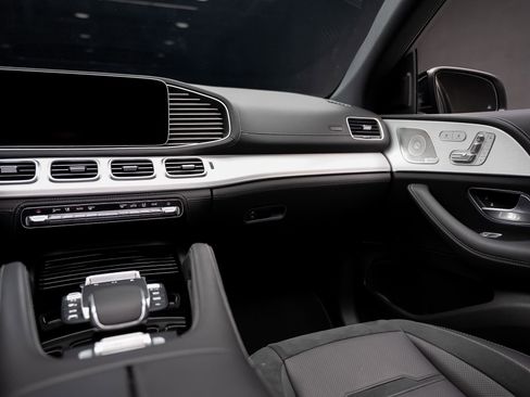 Used 2025 Mercedes-Benz GLE 53 AMG 4MATIC Coupe image 44
