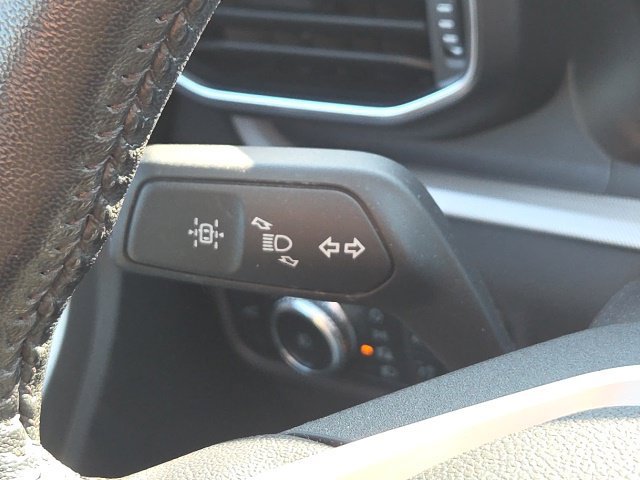 Used 2023 Ford Explorer XLT w/ Equipment Group 202A AWD/4WD image 41