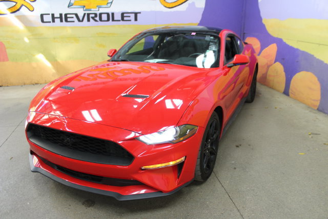 Used 2019 Ford Mustang Coupe w/ Equipment Group 101A RWD image 4