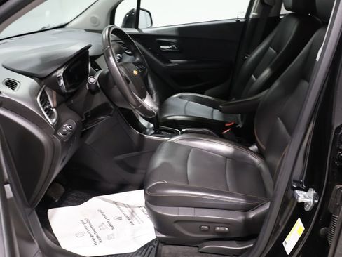 Used 2022 Chevrolet Trax LT w/ Premium Seat Package image 11