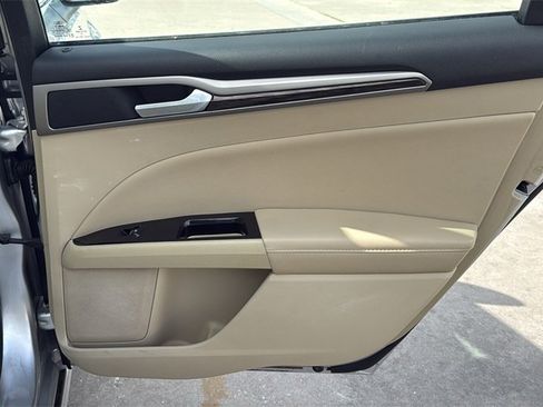 Used 2013 Ford Fusion SE image 28