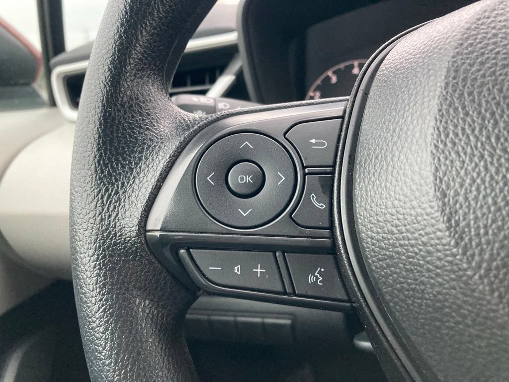 Used 2025 Toyota Corolla LE FWD image 14