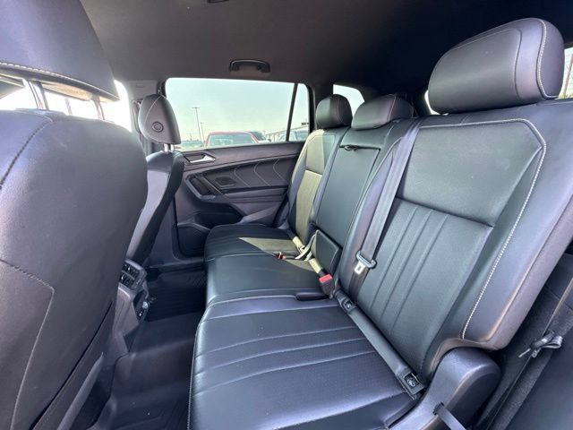 Used 2022 Volkswagen Tiguan SE R-Line FWD image 17