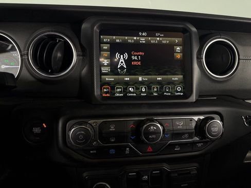 Used 2023 Jeep Wrangler Unlimited Sahara image 18