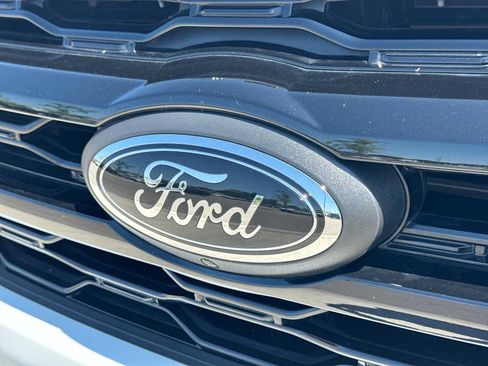 Used 2024 Ford Expedition Limited AWD/4WD image 11