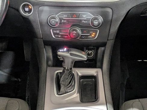 Used 2019 Dodge Charger SXT RWD image 16