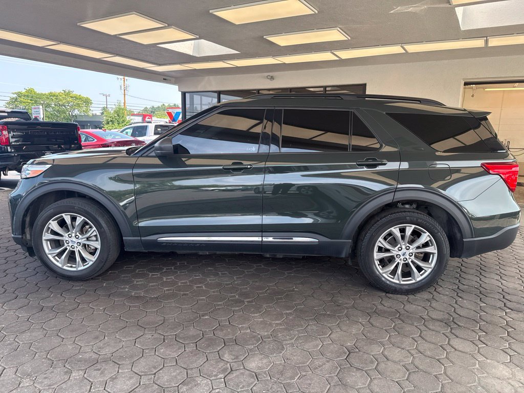 Certified 2023 Ford Explorer XLT AWD/4WD image 9
