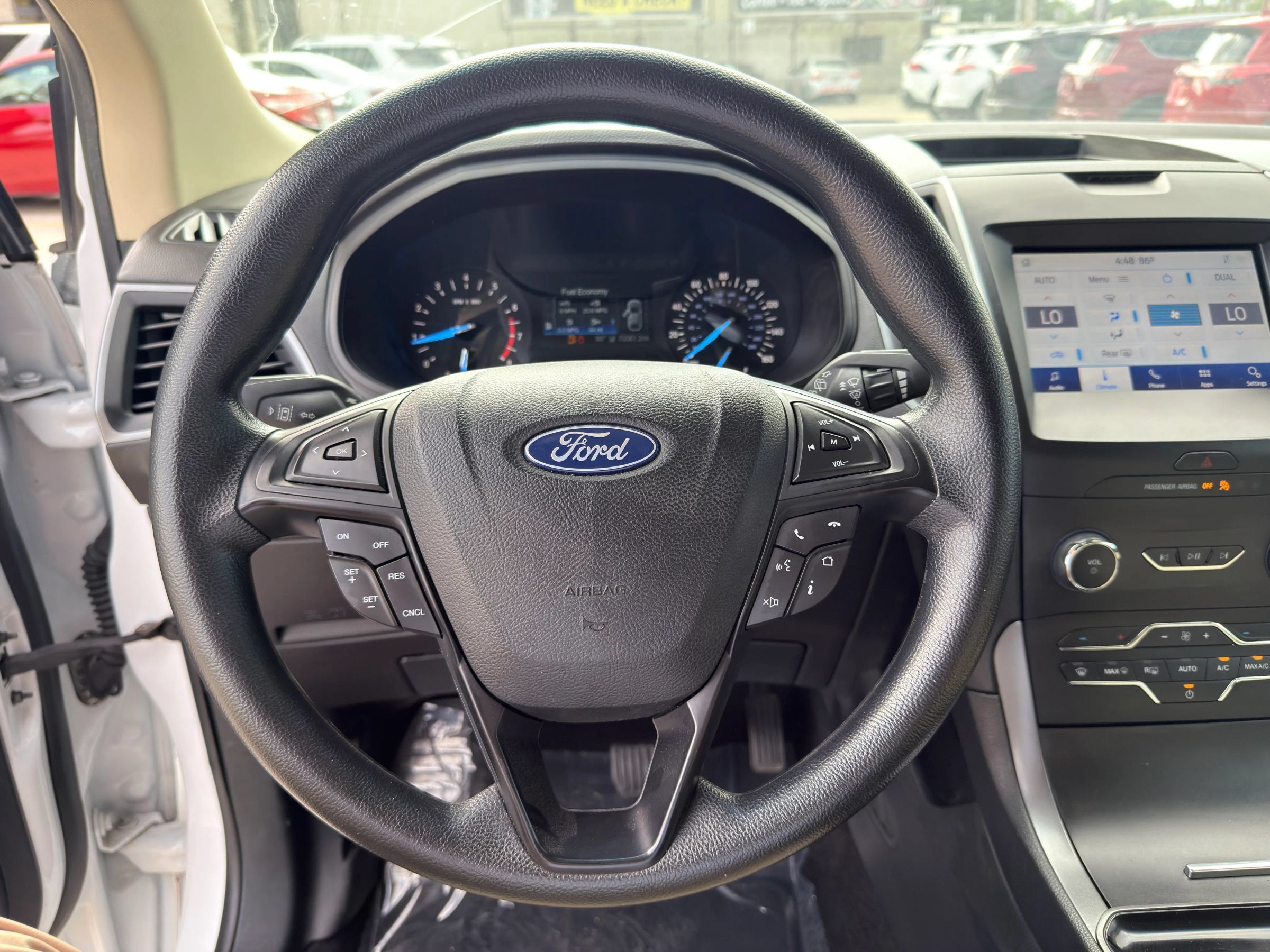 Used 2020 Ford Edge SE FWD image 11