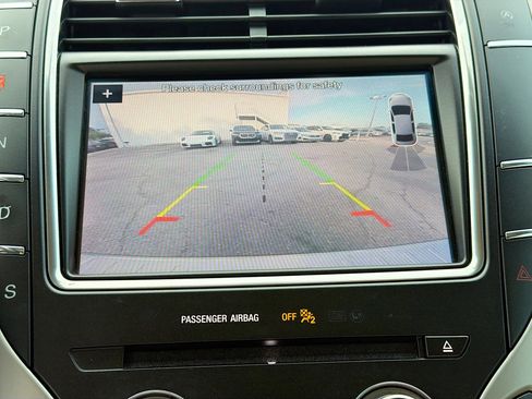 Used 2019 Lincoln Nautilus Select FWD image 32