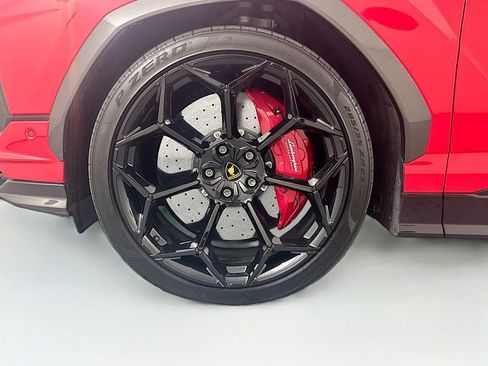Used 2023 Lamborghini Urus Performante AWD/4WD image 34