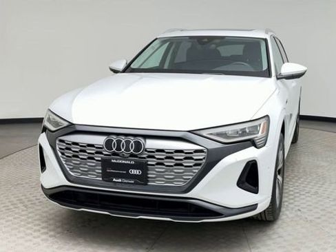 Certified 2024 Audi Q8 e-tron Premium Plus image 7
