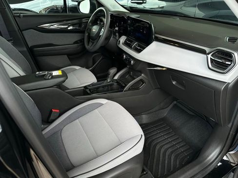 Used 2026 Chevrolet TrailBlazer LS w/ LS Convenience Package FWD image 17