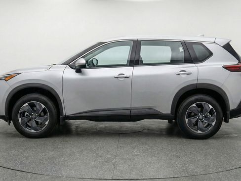 Used 2025 Nissan Rogue SV image 5