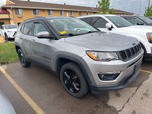 Used 2020 Jeep Compass Latitude AWD/4WD image 2