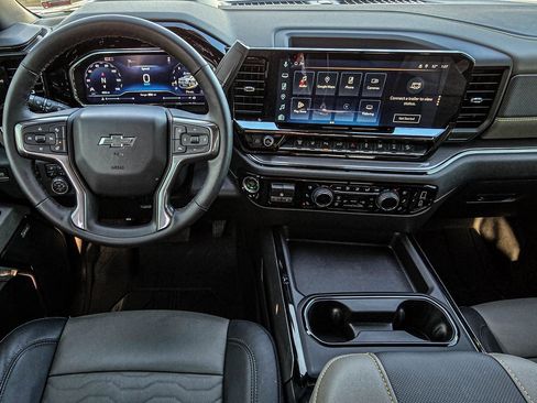 Certified 2025 Chevrolet Silverado 2500 ZR2 w/ Technology Package image 33