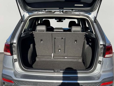 Used 2024 Volkswagen Taos SE image 14