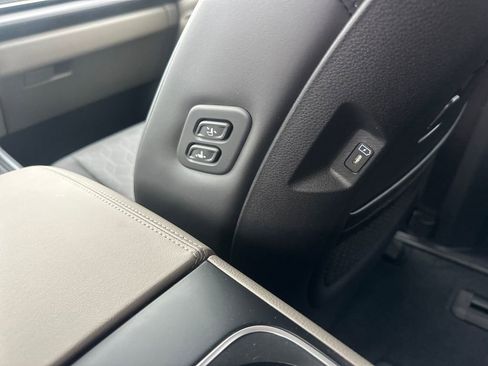 New 2026 Kia Carnival EX image 15