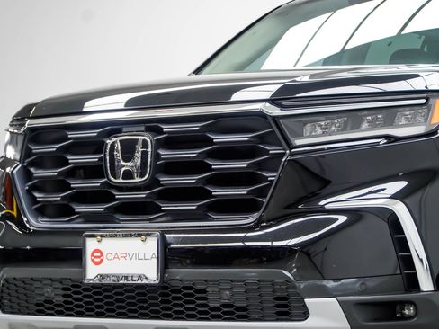 Used 2025 Honda Pilot EX-L image 2