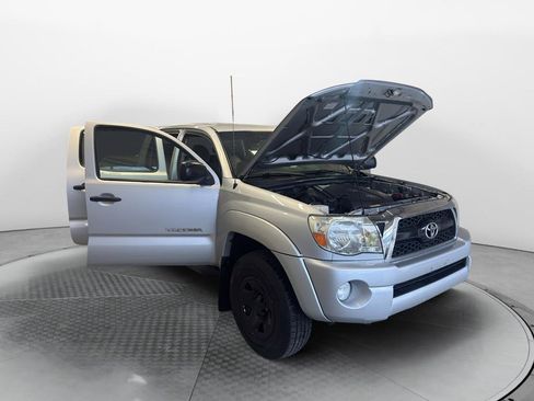 Used 2011 Toyota Tacoma 4x4 Double Cab w/ SR5 Pkg #2 image 8