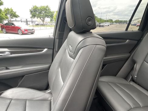 Used 2022 Cadillac XT6 Sport AWD/4WD image 12