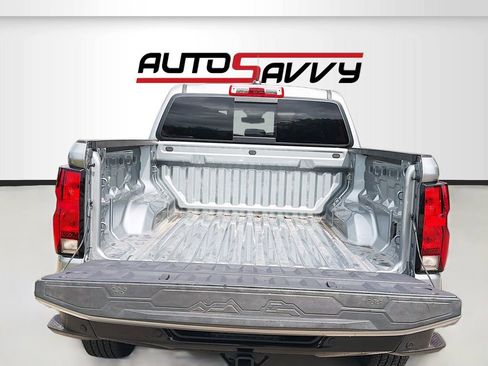 Used 2024 Chevrolet Colorado Trail Boss w/ Technology Package AWD/4WD image 23
