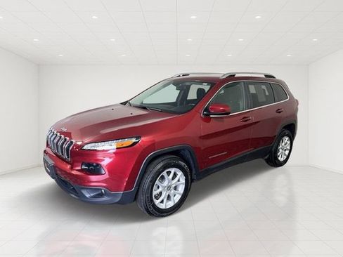 Certified 2017 Jeep Cherokee Latitude w/ Cold Weather Group AWD/4WD image 3