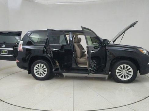 Used 2018 Lexus GX 460 Premium w/ Premium Package image 75