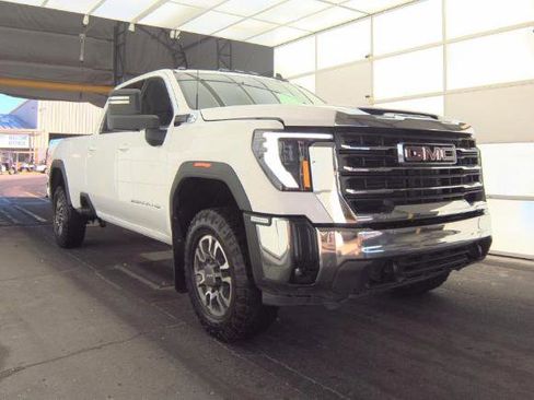Used 2024 GMC Sierra 3500 SLE w/ SLE Convenience Package image 3