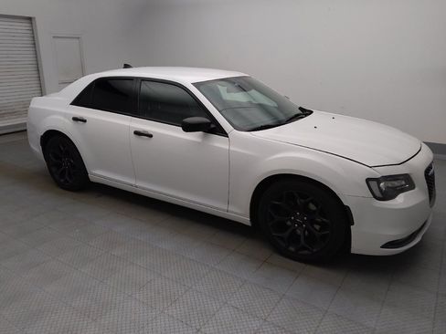Used 2019 Chrysler 300 S RWD image 11