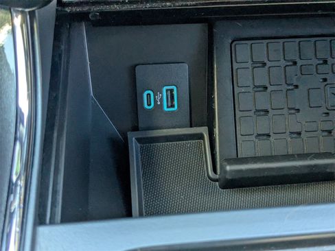 Used 2023 Ford F150 Lariat w/ Equipment Group 502A High image 25