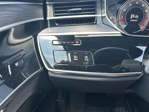 Used 2024 Audi A8 L 3.0T AWD/4WD image 20