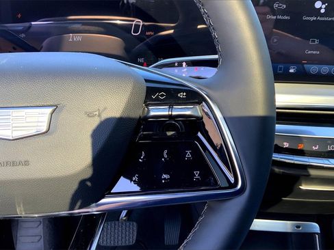 New 2025 Cadillac Lyriq Luxury image 24