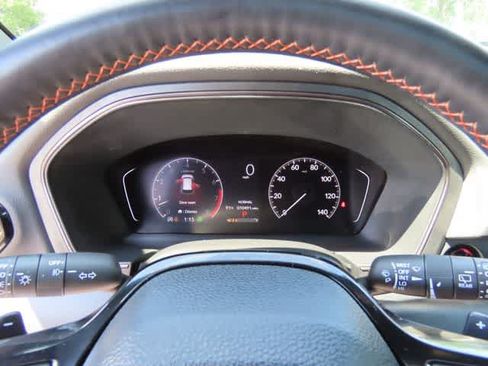 Used 2025 Honda Pilot TrailSport image 27