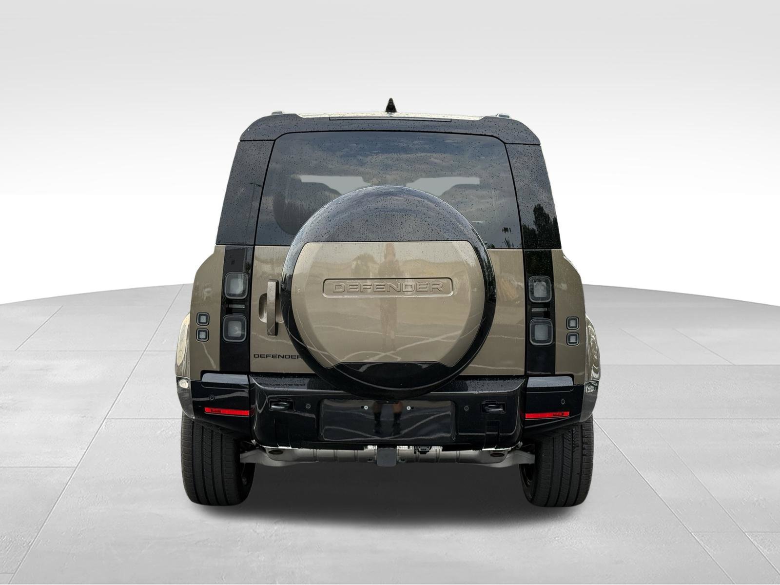New 2026 Land Rover Defender 110 X-Dynamic SE AWD/4WD image 3