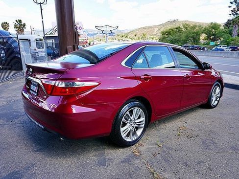 Used 2015 Toyota Camry SE FWD image 9