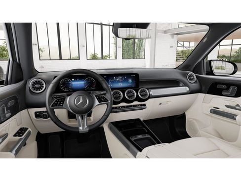 Used 2026 Mercedes-Benz GLB 250 4MATIC image 3