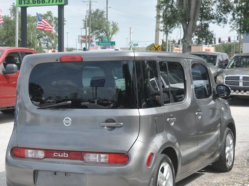 Used 2010 Nissan Cube 1.8 SL w/ Interior Designer Pkg FWD image 4