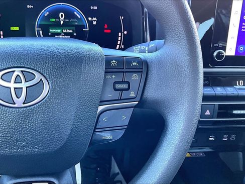 Used 2025 Toyota Camry LE FWD image 25
