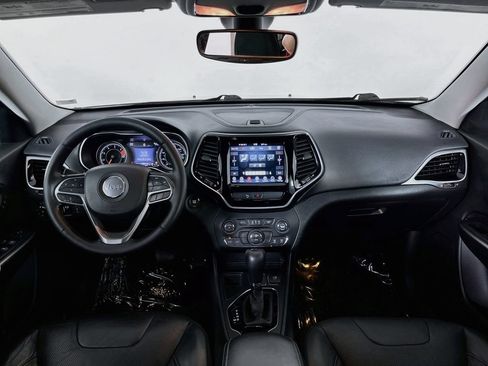 Used 2020 Jeep Cherokee Limited FWD image 32