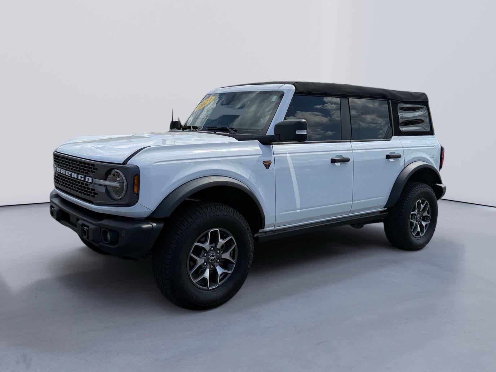 Used 2023 Ford Bronco Badlands AWD/4WD image 1